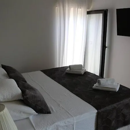 Marvi אוגייאן